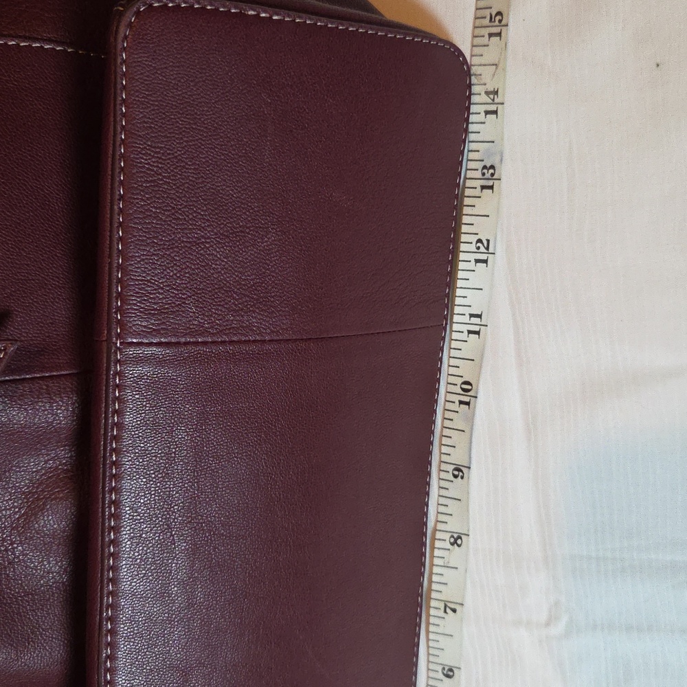 LUCKY BRAND TYRA Elegant Burgundy Leather Tote Bag. - Picture 8 of 9